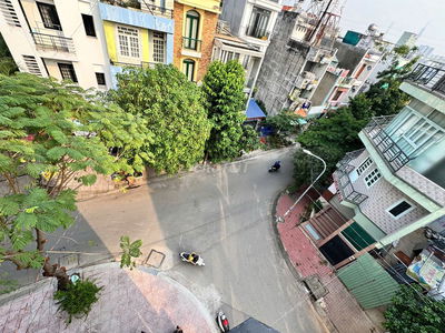 Ngay cổng ĐH Văn Lang - nhà 64m2 (4x16m) Đặng Thùy Trâm- giá 9.5 tỷ TL