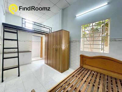 Phòng trọ rộng 30m2, thoáng sẵn máy lạnh tủ áo