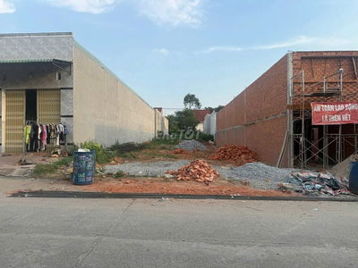 Bán 300m2 đất Mỹ Phước 3, đã tách 2 sổ rời, gần chợ giá 3ty3