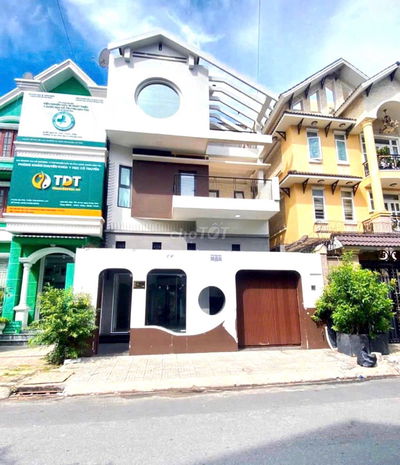Biệt thự góc 2 mặt tiền TRẦN THIỆN CHÁNH , P.12, Quận 10