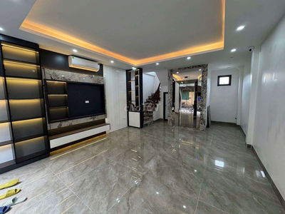 Phố Đông Tác, Thang máy, ôtô tránh, nở hậu, gần ĐH Y Hà Nội, 40m*6T