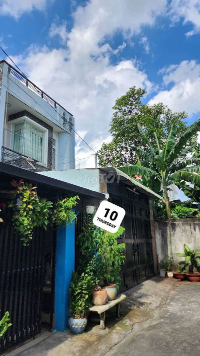Cho thuê nhà nguyên căn sát Phạm Văn Đồng có sân đậu oto. Chỉ 12tr th