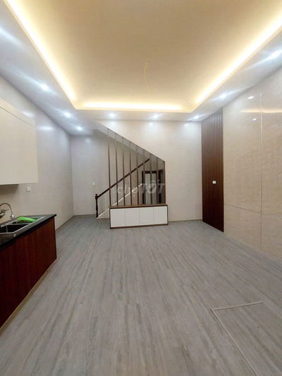 CHO THUÊ NHÀ NGUYÊN CĂN 36.5 m2 x 4 TẦNG NGÕ 1035 HỒNG HÀ