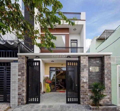 Khách bỏ cọc . Chủ bán lại trừ cọc khách ra . Nhà mặt tiền 1trệt1 lầu