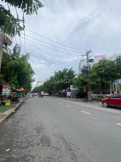 Cho thuê nhà mặt tiền đường Trần Thái Tông,P15 Tân Bình
