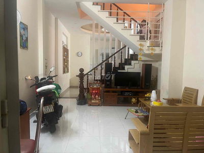 cho thuê nhà có nội thất gần nhà thờ Cao Đài, Cầu vượt linh xuân