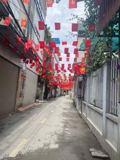 BÁN ĐẤT THUÝ LĨNH, Ô TÔ ĐỖ CỬA