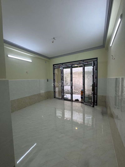 Bán nhà kế bệnh viện, trường học - 2tầng - 4x11 - Hxh 5M - giá 3.x tỷ.