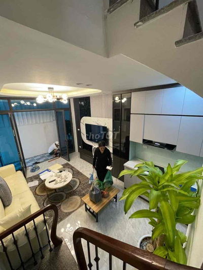 Lô góc phố Lạc Trung nhà đẹp dân xây 2 thoáng ở ngay 30mx5T giá nhỉnh