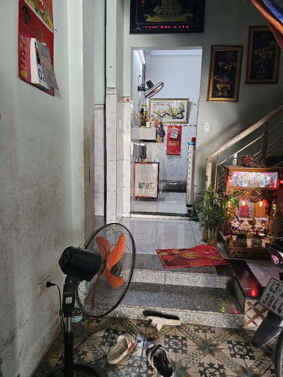 Bán nhà 3TẦNG 
Dt 60m2.....ngang5m..
.kiet..o tô. 5m....Nguyễn phan v.