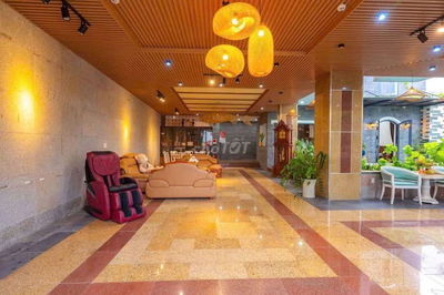 Bán căn..vila ... 2tang kv Mân thái sơn tra 
Dt hơn 300m2
Gần biển 2.p