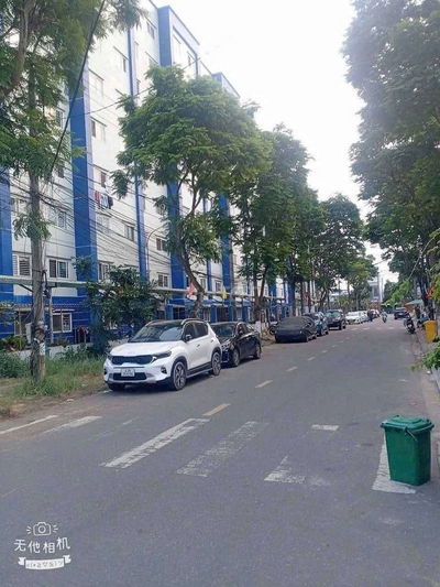 🧧🧧Bán chung cư...Tầng 3 Bluehouse
Dtich 52m2, 2 PN, 1 wc
Giá: