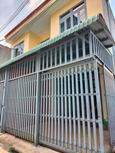 Nhà lầu gần ngã ba cây lơn giá 6,5 triệu