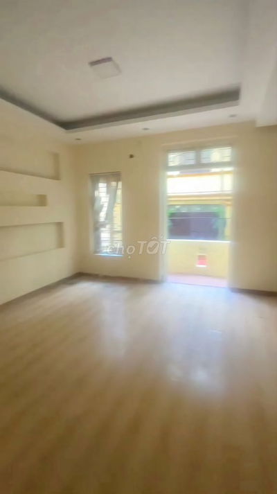 CHO THUÊ NGUYÊN TẦNG TRONG NHÀ 5 TẦNG  GIẢM 300K/THÁNG ĐẦU