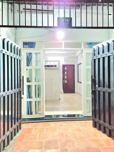NHÀ MẶT TIỀN HẺM 3M, 30M2, 5.5TR, HƯỚNG NAM, CÓ GÁC, TRUNG TÂM QUẬN 3