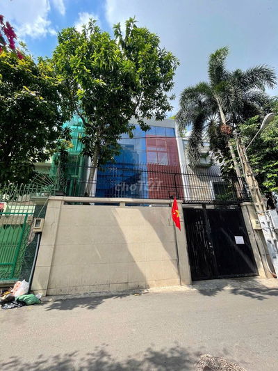 CHO THUÊ VP 9M X 30M TRỆT 3LẦU THANG MÁY