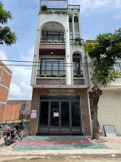 Nhà mới xây gần siêu thị AEON Thuận An. liền kề Vsip1. QL13. còn bớt