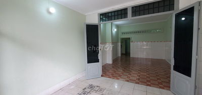 NHÀ CHO THUÊ 1 TRỆT 1 LẦU 4 PHÒNG NGỦ 5X19 HẺM XE TẢI, MỚI SẠCH SẼ