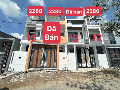 NHÀ 2 Tầng SHR  KDC Long Hoà - Gần chợ Bình Chánh dt5x25 đường xe hoi