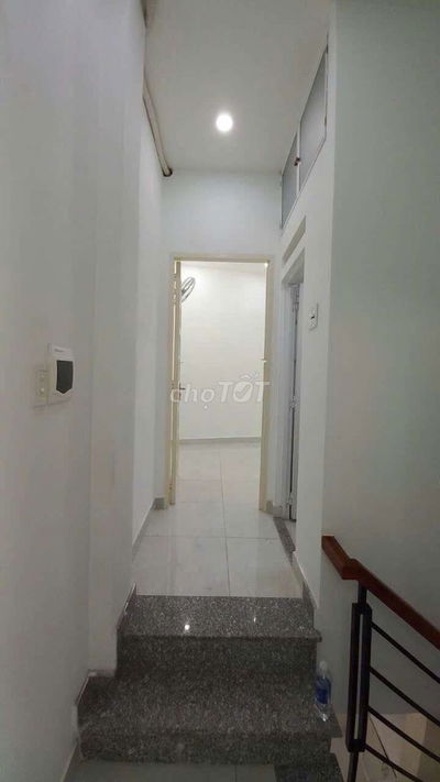 Hh 1% Nhà Phạm Văn Chiêu p14 dt 4x5m 1 lầu công nhận đủ