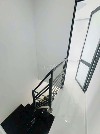 Chủ cần bán nhà sổ chung đất full thổ cư