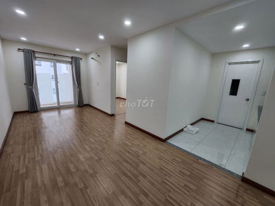 Cho thuê căn 2 phòng ngủ có máy lạnh,máy nước nóng, rèm cửa