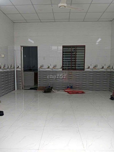 nhà mới có gác lửng khu dân cư hiện hữu không mồ mả
