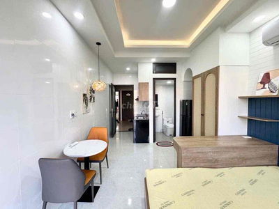 CĂN HỘ BAN CÔNG - FULL NỘI THẤT NGAY QUANG TRUNG - CV LÀNG HOA