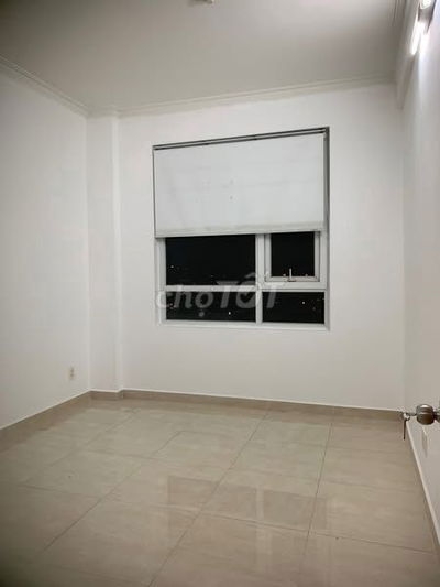 Tìm roomate nữ ở ghép 1:1 Q2