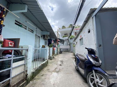 Bán nhà Quận 7, 51m2, gần đường Nguyễn Thị Thập, giá 4,95 tỷ.