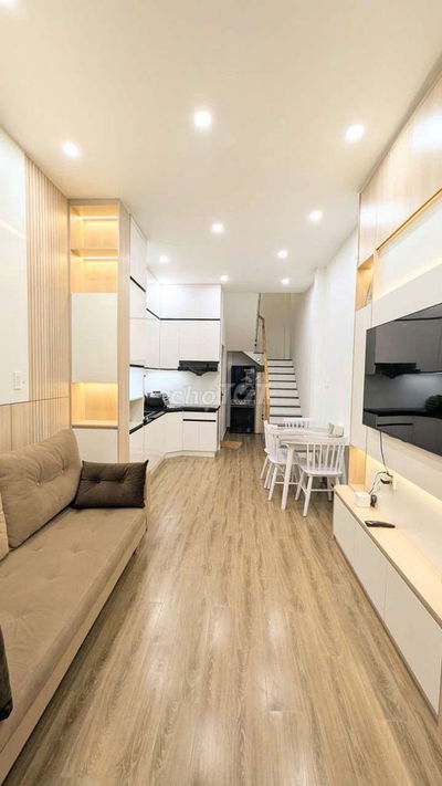 Bán gấp nhà mới, 284/6 Nguyễn Duy Dương, phường 4, quận 10