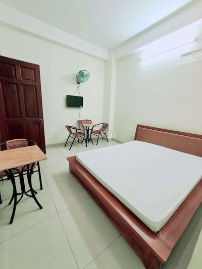 Phòng Đẹp, Có Nội Thất, Máy Lạnh, Gần Trung Tâm