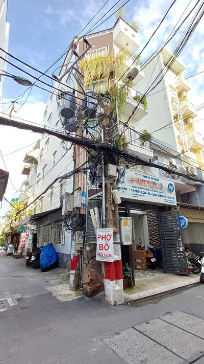 NHÀ 6 TẦNG BTCT GÓC 2 MT HẺM XE HƠI 8M THÔNG THOÁNG CMT8 NHỈNH 13 TỶ