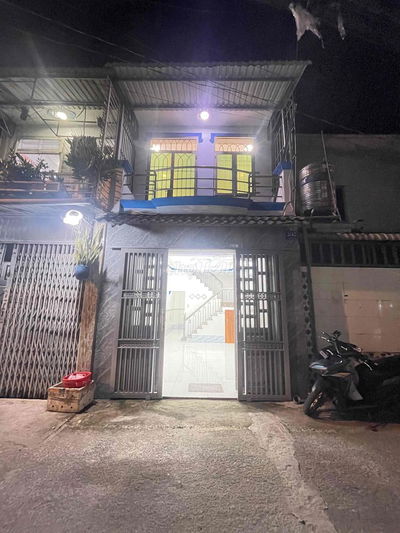 NHÀ SĐC GẦN CHỢ THỚI TỨ