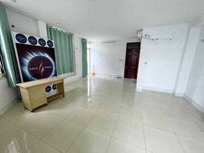 văn phòng  50m2 giá rẻ 6.800k cả tầng