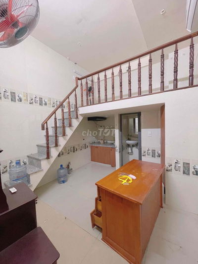 CHO THUÊ PHÒNG DUPLEX NỘI THẤT CƠ BẢN NGAY GẦN BỆNH VIỆN THỐNG NHẤT