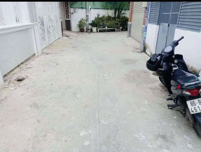 BÁN NHÀ HÓC MÔN - Ô TÔ ĐẬU CỬA - DT KHỦNG - GIÁ CỰC RẺ