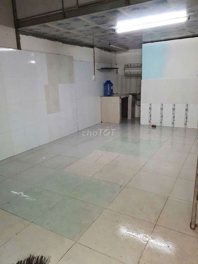 Cho thuê nhà HXH giá 2tr5 Ngay cây xăng Phong Phú. Cách MT50m,