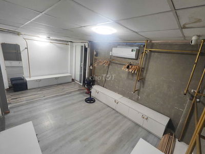 PHÒNG TRỐNG 20m2 GIỜ GIẤC THOẢI MÁI KHÔNG CHUNG CHỦ