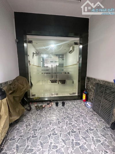 Cần mua nhà ngay Thích Quãng Đức, Phú Nhuận. Giá: 2 tỷ 820tr/ 60.5m2, sổ hồng riêng