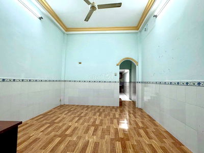 Bán gấp căn nhà 2 tầng, 70m2, Đường Tỉnh Lộ 43, giá 3,95 tỷ