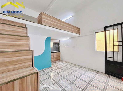 DUPLEX ĐI BỘ QUA VHU 5p -CỬA SỔ TRỜI