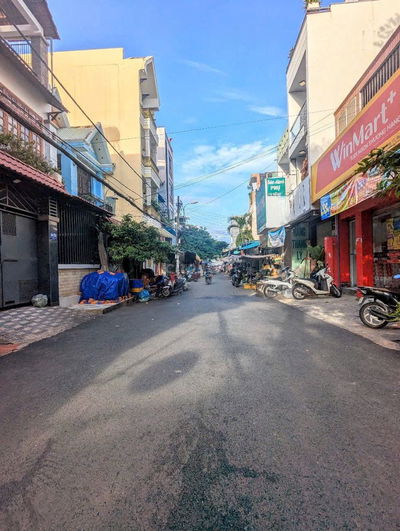 Nhà HxH thông ngay chợ Lê Thị Hồng P17, DT 6.2x20m, C4, giá 15.5 tỷTL