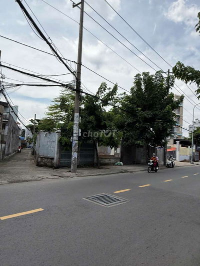 Mtkd  góc 2mt 750m2 Mt hương lộ 2 18*50m