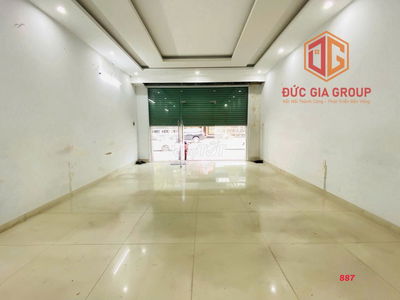 Nhà 1 trệt 2 lầu mặt tiền đường N1 khu D2D; 5 phòng ngủ giá 22 triệu