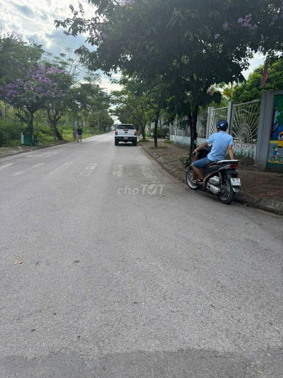 Nhà 7 tầng có thằng máy tại Mậu Lương , đường 12m