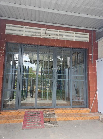 NHÀ 1 LỬNG, MẶT TIỀN RẠCH TẦM BÓT. CÁCH CẦU TẦM BÓT 500M