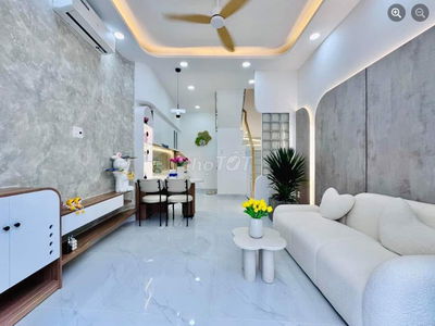 Bán nhà diện tích 50m2 xây dựng 30m2 2 lầu sân thượng