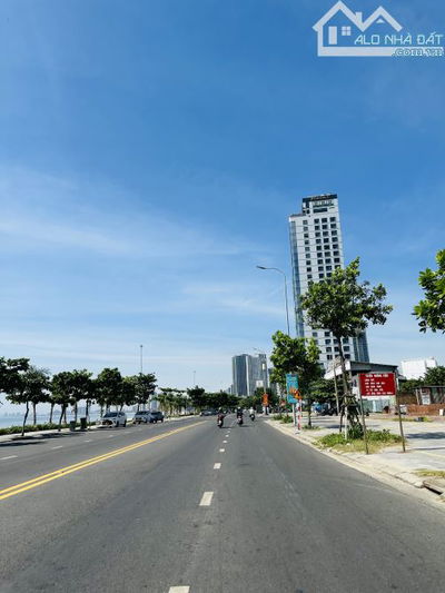 BÁN GẤP GIẢM SÂU 2 TỶ LÔ ĐẤT MẶT TIỀN 7M5  NGAY BIỂN MÂN THÁI