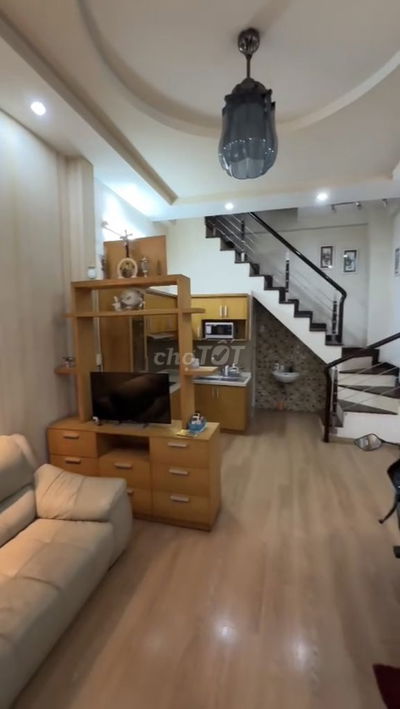 5 tỷ TL NHÀ 4 TẦNG kiên cố sát HẺM XH Nguyễn Thượng Hiền SỔ RIÊNG